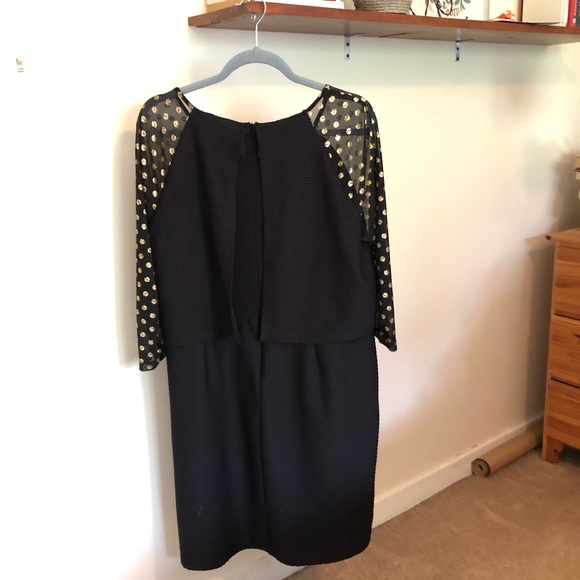 Flattering Black and Gold dress - sheer sleeves! - Picture 6 of 7